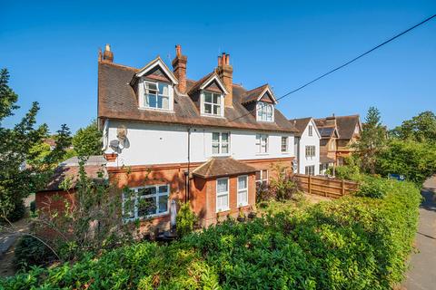 2 bedroom flat for sale, Poplar Road, Shalford, Guildford, GU4