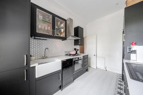 2 bedroom flat for sale, Poplar Road, Shalford, Guildford, GU4