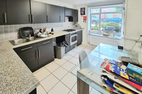 4 bedroom terraced house to rent, Wilberforce Road, NORWICH