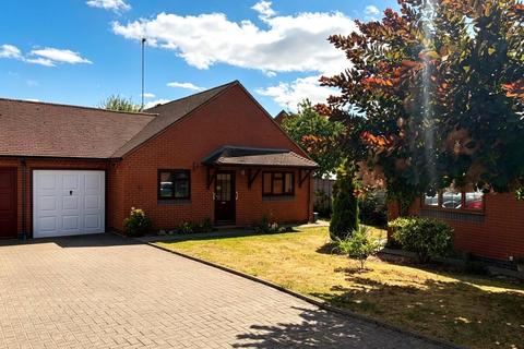 2 bedroom bungalow for sale, Woodward Court, Snitterfield, Stratford-upon-Avon, Warwickshire, CV37