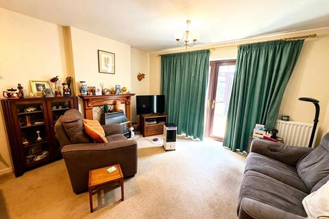 2 bedroom bungalow for sale, Woodward Court, Snitterfield, Stratford-upon-Avon, Warwickshire, CV37