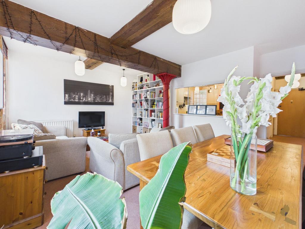 Sitting/Dining Room