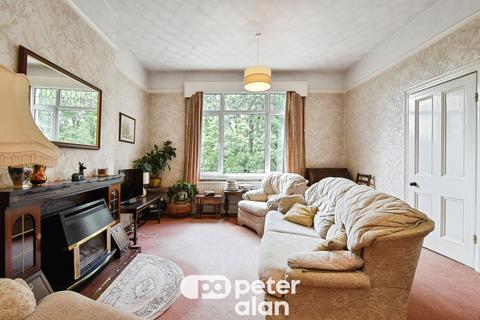 3 bedroom flat for sale, High Street, Rhymney, Tredegar