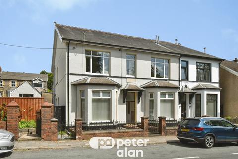 3 bedroom flat for sale, High Street, Rhymney, Tredegar