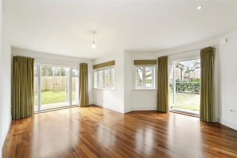 2 bedroom flat to rent, Rouse Close, Weybridge, KT13