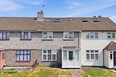 Roseberry Gardens, Upminster, RM14