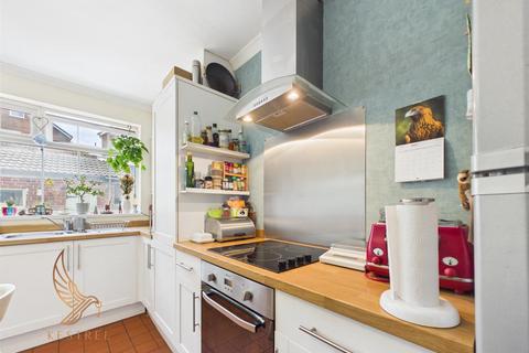 3 bedroom terraced house for sale, Halls Court, Pontefract WF7