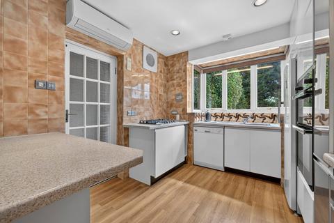 3 bedroom detached house for sale, Winscombe Way, Stanmore, London, HA7