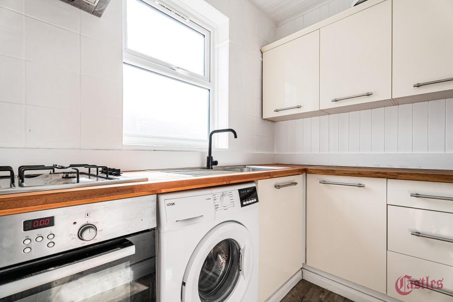 Apartment in Enfield - View 4