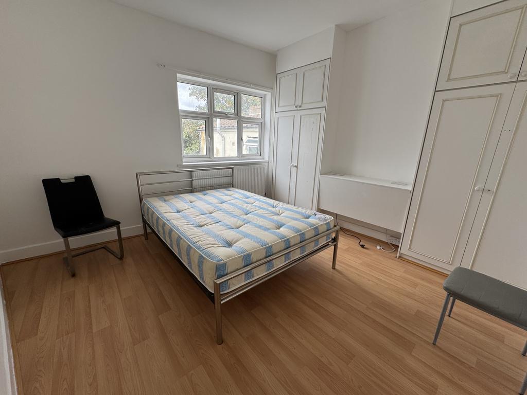 Apartment in London - View 4