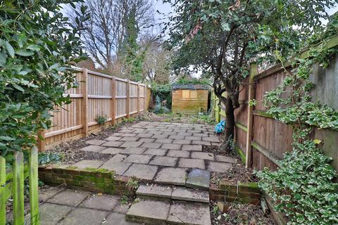 2 bedroom end of terrace house to rent, Benton Street, Hadleigh, IP7