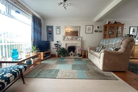 3 bedroom semi-detached house for sale, Ffordd Angharad, Llanfairpwllgwyngyll, Sir Ynys Mon, LL61