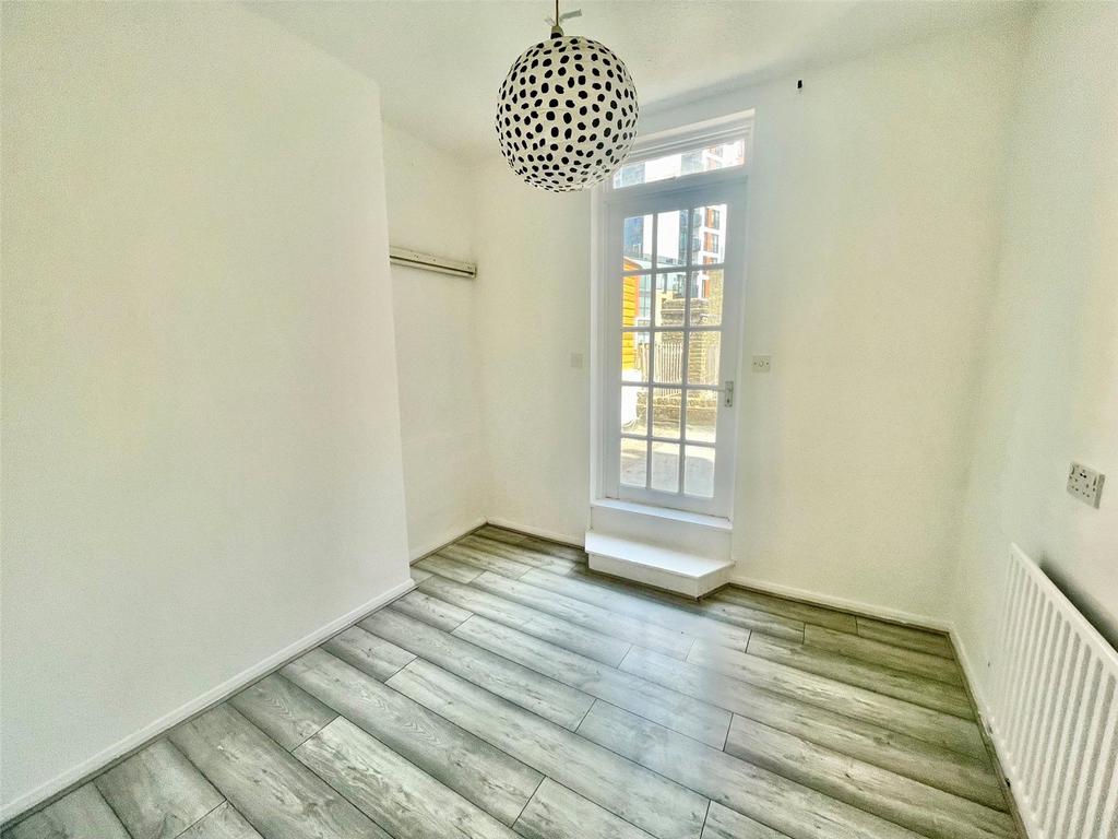 Apartment in London, Callis Yard, Charlton Riverside - View 2