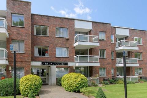 2 bedroom flat for sale, Stonegrove, Edgware, HA8