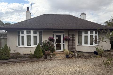 3 bedroom bungalow for sale, Shilton Road, Carterton, Oxfordshire