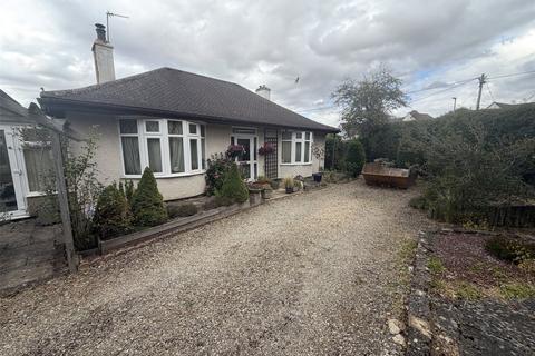3 bedroom bungalow for sale, Shilton Road, Carterton, Oxfordshire