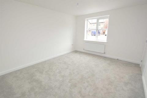 3 bedroom semi-detached house to rent, Wightman Avenue, Macclesfield