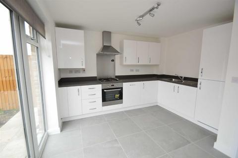 3 bedroom semi-detached house to rent, Wightman Avenue, Macclesfield
