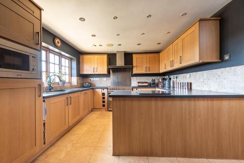 5 bedroom farm house for sale, Pitchers Hill, Wickhamford, Evesham, Worcestershire WR11.