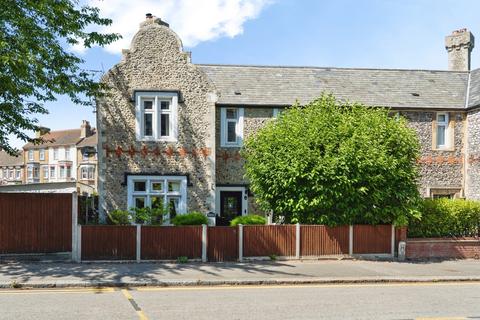 4 bedroom semi-detached house for sale, Folkestone Road, Dover, Kent, CT17