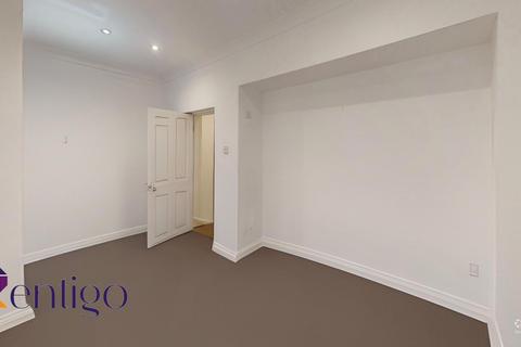 2 bedroom flat for sale, Wickham Road, London, SE4
