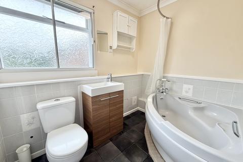 4 bedroom detached house to rent, The Street, Holywell Row, Suffolk, IP28