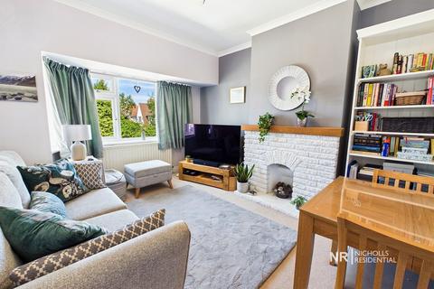 2 bedroom maisonette for sale, West Ewell KT19