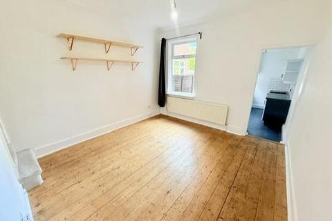 2 bedroom house to rent, Dean Road, Birmingham