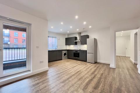 2 bedroom flat to rent, Riverside Close, Romford RM1