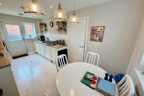 3 bedroom detached house to rent, Roundhouse Way, Loughborough, LE12