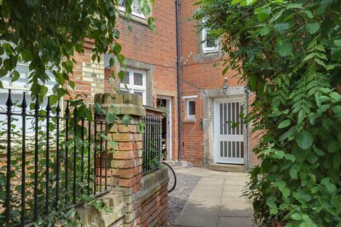 2 bedroom apartment for sale, Buckingham Court The Close, Essex, CM6