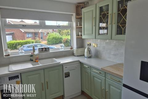 2 bedroom bungalow for sale, Kynance Crescent, Brinsworth