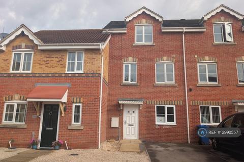 4 bedroom terraced house to rent, Hawthorne Drive, Rotherham, S63