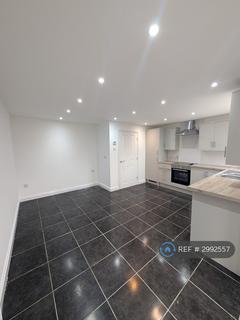 4 bedroom terraced house to rent, Hawthorne Drive, Rotherham, S63