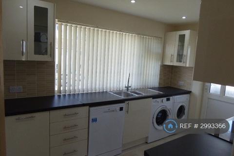 3 bedroom maisonette to rent, Pen-Y-Graig Rhiwbina, Cardiff, CF14