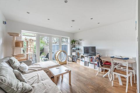 West Chantry, Harrow, HA3