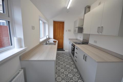 3 bedroom terraced house to rent, Henry Street, Goole