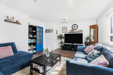 undefined, Buttercup Square, Stanwell, Staines-upon-Thames, Surrey, TW19
