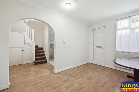 3 bedroom maisonette for sale, Billet Road, London