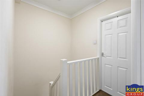 3 bedroom maisonette for sale, Billet Road, London
