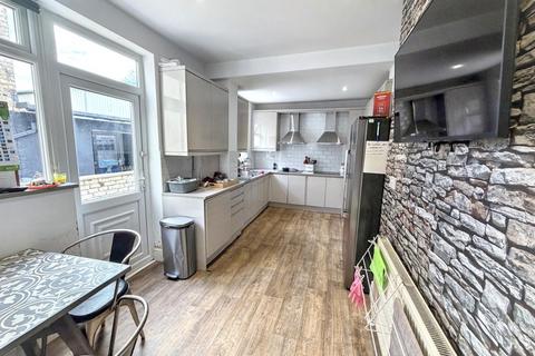 6 bedroom house of multiple occupation for sale, Grey Street, Hull HU2