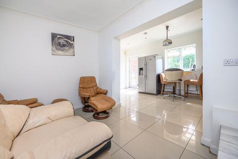 4 bedroom semi-detached house to rent, Westcroft Way, Cricklewood, London, NW2