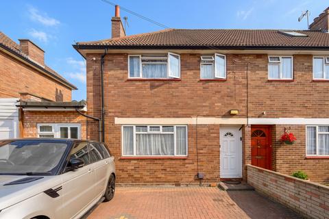 4 bedroom semi-detached house to rent, Westcroft Way, Cricklewood, London, NW2