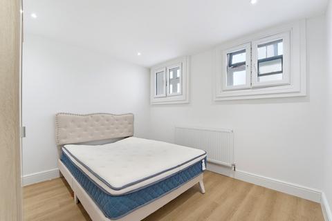 2 bedroom flat to rent, Admiral Rodney House Church Street, Walton On Thems Surrey, KT12