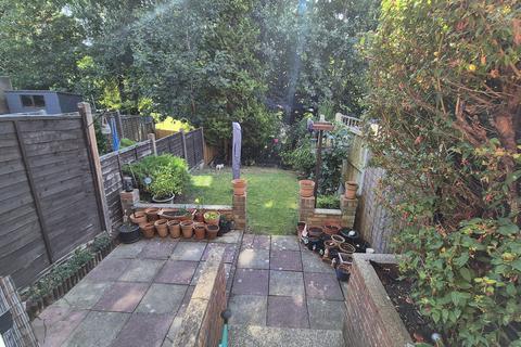 2 bedroom terraced house to rent, Summerhouse View, Yeovil, BA21