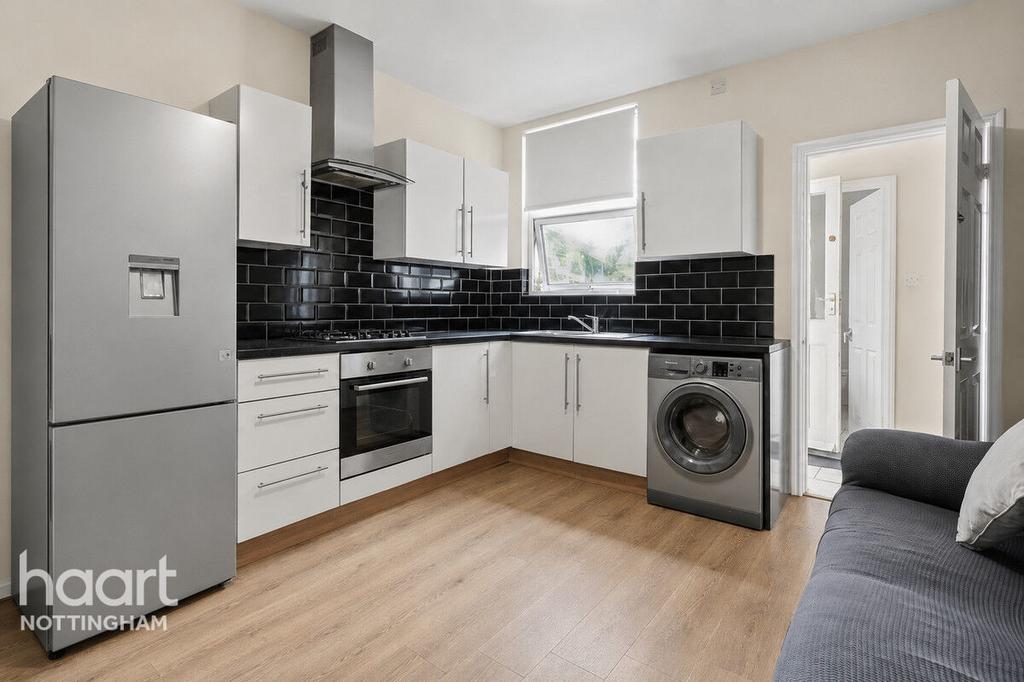 House in Nottingham, Hyson Green - View 2