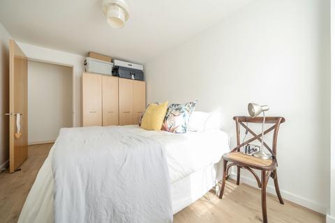 2 bedroom flat for sale, Yeoman Street, London, SE8