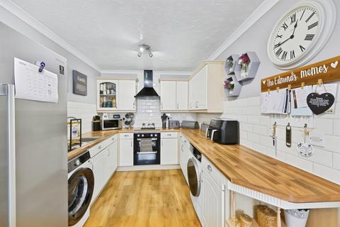 3 bedroom detached house for sale, Farmers Close, Wootton, Northampton