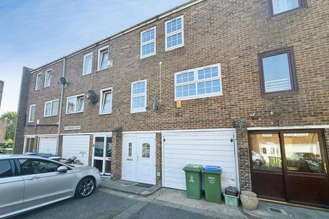 St. Edmunds Close, Erith DA18
