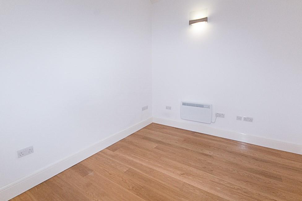 Apartment in Warley - View 5